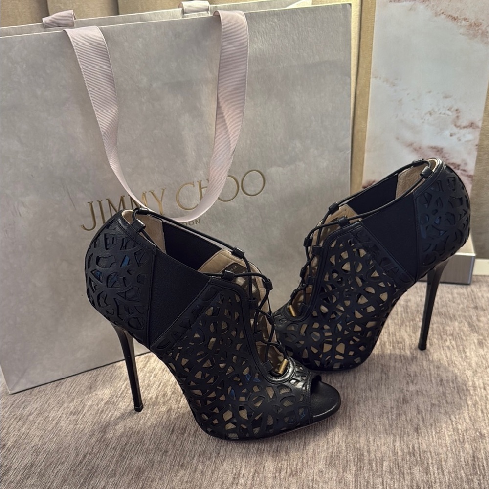 Authentic Jimmy choo mesh & leather pumps
